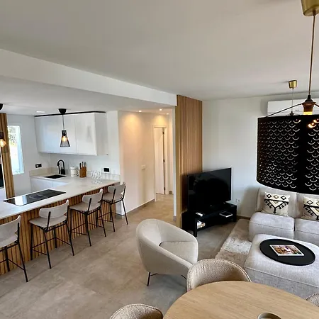 شقة 4 Bedroom Duplex Penthouse Califa