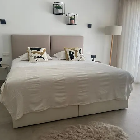4 Bedroom Duplex Penthouse Califa * ماربيا